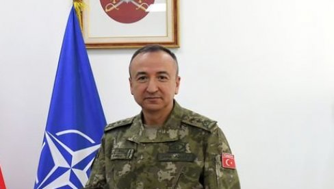 ISTAKNUT ZNAČAJ SARADNJE: Novi komandant KFOR-a u poseti generalu Mojsiloviću (FOTO) ISTAKNUT ZNAČAJ SARADNJE: Novi komandant KFOR-a u poseti generalu Mojsiloviću (FOTO)