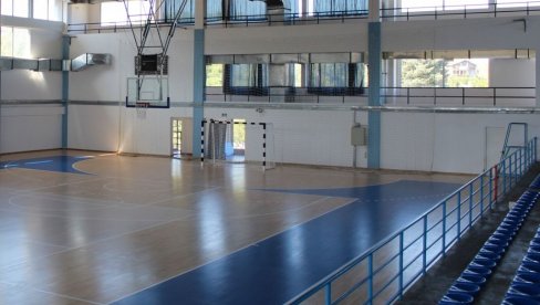 RADNIČKE SPORTSKE IGRE: Nadmetanje Vlasotinčana u malom fudbalu i basketu RADNIČKE SPORTSKE IGRE: Nadmetanje Vlasotinčana u malom fudbalu i basketu