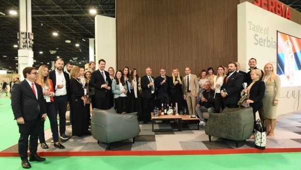 СРБИЈА ПОЧАСНИ ГОСТ: Наше фирме на сајму пољопривреде у Будимпешти СРБИЈА ПОЧАСНИ ГОСТ: Наше фирме на сајму пољопривреде у Будимпешти