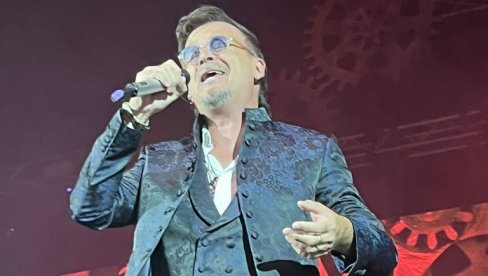 PUNA ARENA: DŽiboni počeo koncert sa Srećom (FOTO/VIDEO) PUNA ARENA: DŽiboni počeo koncert sa Srećom (FOTO/VIDEO)