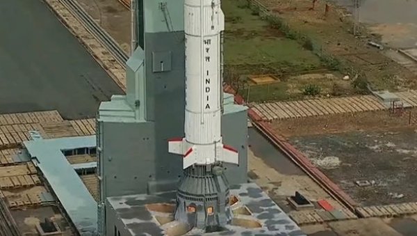 ИНДИЈА ЛАНСИРАЛА ПРВУ РАКЕТУ У ОКВИРУ МИСИЈЕ ГАГАЊАН“: Успешно завршен кључан тест (Видео) ИНДИЈА ЛАНСИРАЛА ПРВУ РАКЕТУ У ОКВИРУ МИСИЈЕ ГАГАЊАН“: Успешно завршен кључан тест (Видео)