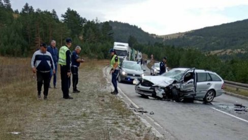 DVOJE POGINULIH DNEVNO: Četvrtina svih saobraćajnih nezgoda dogodi se od jula do septembra, najčešće u jutarnjim i noćnim časovima DVOJE POGINULIH DNEVNO: Četvrtina svih saobraćajnih nezgoda dogodi se od jula do septembra, najčešće u jutarnjim i noćnim časovima