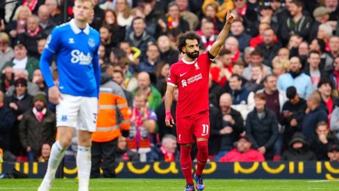 PRESTIGAO LEGENDE LIVERPULA: Mohamed Salah rešio gradski derbi i vinuo Crvene na vrh Premijer lige (VIDEO)