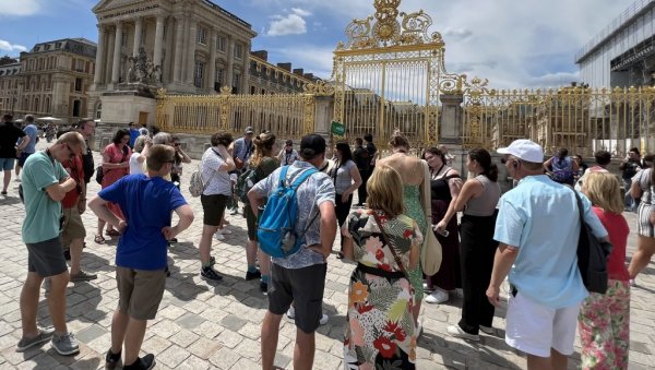 ПСИХОЛОШКИ РАТ ПРОТИВ ЗАПАДА: Претња чак и нуклеарном центру у Греноблу, дојаве дворцу у Версају ПСИХОЛОШКИ РАТ ПРОТИВ ЗАПАДА: Претња чак и нуклеарном центру у Греноблу, дојаве дворцу у Версају