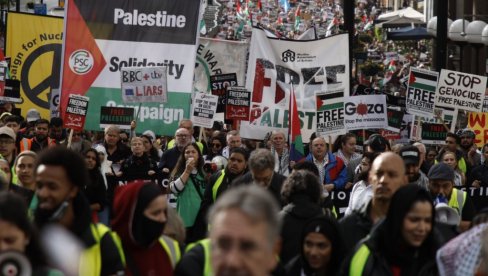 VIŠE OD STO HILJADA LJUDI NA ULICAMA LONDONA: Skandirali Slobodna Palestina pa zahtevali prekid vatre u Gazi