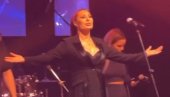 ZASENILA SVE: Ceca Ražnatović u Sloveniji dovela atmosferu do usijanja (FOTO/VIDEO) ZASENILA SVE: Ceca Ražnatović u Sloveniji dovela atmosferu do usijanja (FOTO/VIDEO)
