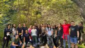 AKCIJA STUDENATA EKONOMSKOG FAKULTETA: U Ovčar Banji skupili 100 vreća smeća AKCIJA STUDENATA EKONOMSKOG FAKULTETA: U Ovčar Banji skupili 100 vreća smeća