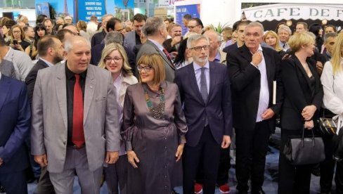 ČITALAC JE OGLEDALO PISCA: Pod kupolom Hale 1 sinoć pred brojnim posetiocima svečano otvoren 66. Međunarodni Beogradski sajam knjiga ČITALAC JE OGLEDALO PISCA: Pod kupolom Hale 1 sinoć pred brojnim posetiocima svečano otvoren 66. Međunarodni Beogradski sajam knjiga