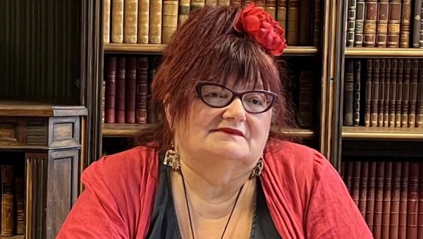 ВЕК СПАЈАЊА СЛОВЕНА И ЗАПАДА: Елен Мела, председница Института за славистику, о јубилеју ове важне институције која негује и српски језик ВЕК СПАЈАЊА СЛОВЕНА И ЗАПАДА: Елен Мела, председница Института за славистику, о јубилеју ове важне институције која негује и српски језик