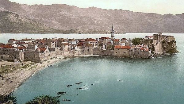 ЗАТИРАЊЕ ЈЕЗИКА НАЈСУРОВИЈЕ НАСИЉЕ НАД ЉУДИМА: Сведочанства о именовању говора у прошлости Боке Которске ЗАТИРАЊЕ ЈЕЗИКА НАЈСУРОВИЈЕ НАСИЉЕ НАД ЉУДИМА: Сведочанства о именовању говора у прошлости Боке Которске