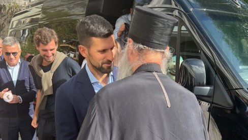 ПАТРИЈАРХ ПОРФИРИЈЕ КРСТИО ДЕЦУ НОВАКА ЂОКОВИЋА: Стефан и Тара су од данас православни хришћани (ФОТО) ПАТРИЈАРХ ПОРФИРИЈЕ КРСТИО ДЕЦУ НОВАКА ЂОКОВИЋА: Стефан и Тара су од данас православни хришћани (ФОТО)
