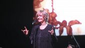 MOJI PUTIĆI: Lepa Lukić održala završni solistički koncert u karijeri (FOTO) MOJI PUTIĆI: Lepa Lukić održala završni solistički koncert u karijeri (FOTO)