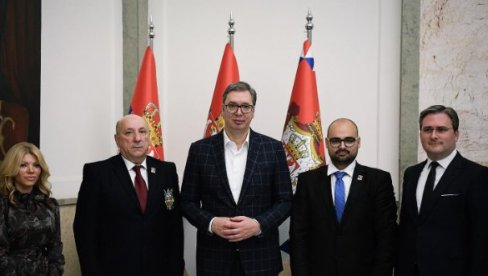 OVO JE NAŠE NAJSTARIJE BORAČKO UDRUŽENJE: Predsednik Vučić sa predstavnicima Udruženja ratnih dobrovoljaca 1912–1918 (FOTO) OVO JE NAŠE NAJSTARIJE BORAČKO UDRUŽENJE: Predsednik Vučić sa predstavnicima Udruženja ratnih dobrovoljaca 1912–1918 (FOTO)