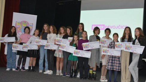 NOVAC ZA USAVRŠAVANJE ŠAMPIONKI: Originalna kampanja za talentovane devojčice u Kruševcu obezbedila 800.000 dinara NOVAC ZA USAVRŠAVANJE ŠAMPIONKI: Originalna kampanja za talentovane devojčice u Kruševcu obezbedila 800.000 dinara