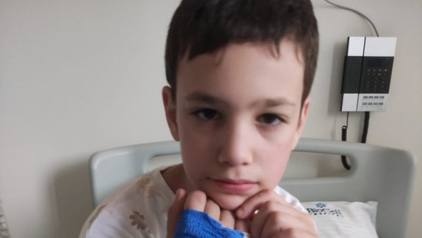 ДАНИЛО ИМА САМО 12 ГОДИНА, АЛИ ОД ДЕТИЊСТВА ЖИВИ У БОЛОВИМА: Породица моли за помоћ у лечењу ДАНИЛО ИМА САМО 12 ГОДИНА, АЛИ ОД ДЕТИЊСТВА ЖИВИ У БОЛОВИМА: Породица моли за помоћ у лечењу