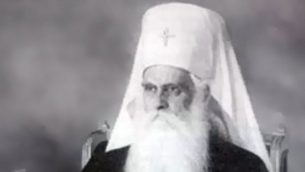 ФЕЉТОН - ВРЕЂАЊЕ И ИСМЕВАЊЕ ПОРЕКЛА ВОЂА РАДИКАЛА: Црква је одговарала републиканцима: Опрости им, Боже, не знају шта раде ФЕЉТОН - ВРЕЂАЊЕ И ИСМЕВАЊЕ ПОРЕКЛА ВОЂА РАДИКАЛА: Црква је одговарала републиканцима: Опрости им, Боже, не знају шта раде
