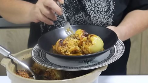 RUČAK KOJI SU JELI NAŠI PRECI: Traje po tri dana, a pun je zdravih namirnica, vitamina i minerala - obrok za celu porodicu (VIDEO) RUČAK KOJI SU JELI NAŠI PRECI: Traje po tri dana, a pun je zdravih namirnica, vitamina i minerala - obrok za celu porodicu (VIDEO)
