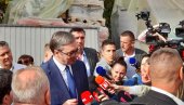 SJAJNE VESTI ZA LESKOVAC: Vučić - U planu su nova ulaganja, posebno u obrazovanje SJAJNE VESTI ZA LESKOVAC: Vučić - U planu su nova ulaganja, posebno u obrazovanje
