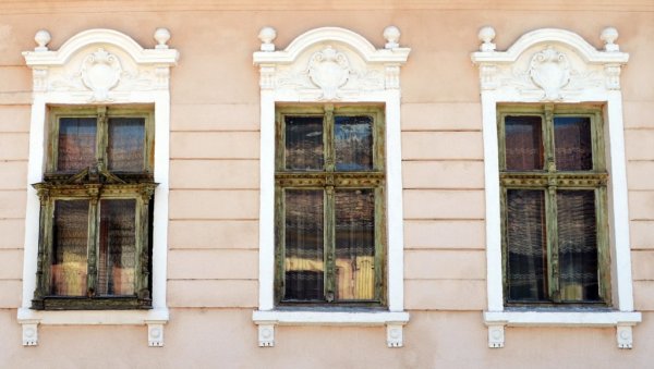 ИЗЛОЖБА О ИСТОРИЈИ ТРИ ГРАДА: Јубилеј Завода за заштиту споменика културе Панчево ИЗЛОЖБА О ИСТОРИЈИ ТРИ ГРАДА: Јубилеј Завода за заштиту споменика културе Панчево