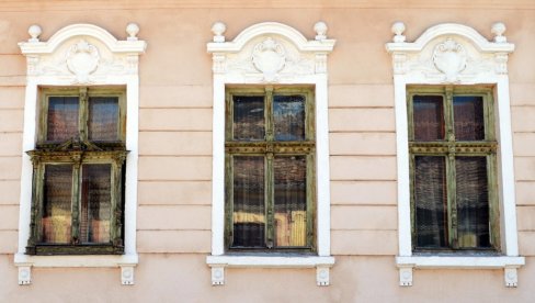 IZLOŽBA O ISTORIJI TRI GRADA: Jubilej Zavoda za zaštitu spomenika kulture Pančevo IZLOŽBA O ISTORIJI TRI GRADA: Jubilej Zavoda za zaštitu spomenika kulture Pančevo