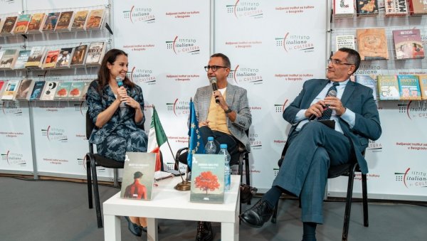 ПРЕДСТАВЉЕН ИТАЛИЈАНСКО-СРПСКИ ТЕХНИЧКИ РЕЧНИК: На штанду Италијанског центра за културу гостовао и писац Стефано Редаели ПРЕДСТАВЉЕН ИТАЛИЈАНСКО-СРПСКИ ТЕХНИЧКИ РЕЧНИК: На штанду Италијанског центра за културу гостовао и писац Стефано Редаели
