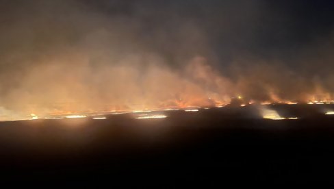 STRAVIČAN POŽAR U BLIZINI HOTELA NAIS: Vatra zahvatila poljanu (VIDEO)