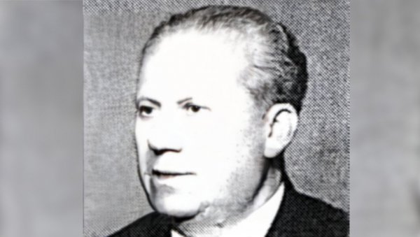 ОВАЈ ПОТОМАК ГРКА ЈЕ БИО ФУДБАЛЕР, АЛИ И ОМИЉЕНИ ПРОФЕСОР: На његовој сахрани било је неколико стотина људи ОВАЈ ПОТОМАК ГРКА ЈЕ БИО ФУДБАЛЕР, АЛИ И ОМИЉЕНИ ПРОФЕСОР: На његовој сахрани било је неколико стотина људи