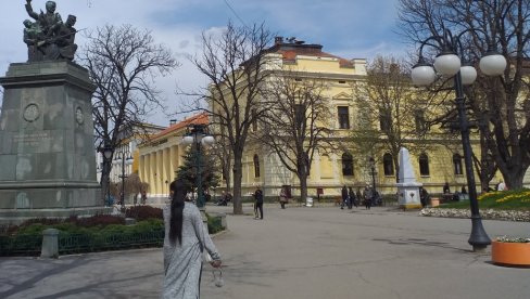 ZAJEČARAC POKUŠAO DA IZNUDI 5.000 EVRA OD MAJKE I SINA: Apelacioni sud mu odredio odgovarajuću kaznu ZAJEČARAC POKUŠAO DA IZNUDI 5.000 EVRA OD MAJKE I SINA: Apelacioni sud mu odredio odgovarajuću kaznu