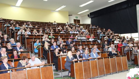 JUBILEJ VREDAN PAŽNJE: Obeležen dan Hemijskog fakulteta i 170 godina od izučavanja hemije na visokoškolskim ustanovama u Srbiji JUBILEJ VREDAN PAŽNJE: Obeležen dan Hemijskog fakulteta i 170 godina od izučavanja hemije na visokoškolskim ustanovama u Srbiji