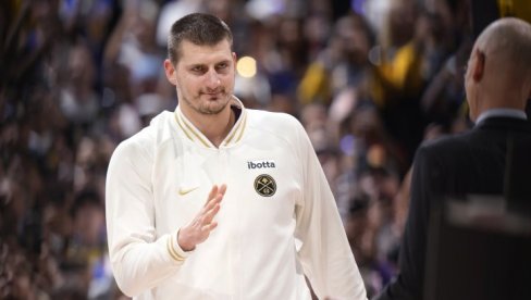 NBA LIGA OVO NE PAMTI: Jokić i Denver u novom ruhu, novim terenom oduševljen i Bogdanović (FOTO) NBA LIGA OVO NE PAMTI: Jokić i Denver u novom ruhu, novim terenom oduševljen i Bogdanović (FOTO)