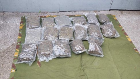 DILER IZA REŠETAKA: Policija kod Raške zaplenila 8,7 kilograma kanabisa DILER IZA REŠETAKA: Policija kod Raške zaplenila 8,7 kilograma kanabisa