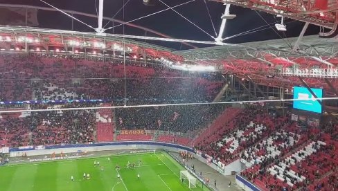 DELIJE NISU MOGLE DA VERUJU! Evo šta je Lajpcig pustio s razglasa pred meč Lige šampiona sa Crvenom zvezdom (VIDEO) DELIJE NISU MOGLE DA VERUJU! Evo šta je Lajpcig pustio s razglasa pred meč Lige šampiona sa Crvenom zvezdom (VIDEO)