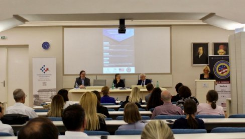 POČELA ŠKOLSKA GODINA: Prva generacija forenzičkih računovođa na Ekonomskom fakultetu u Beogradu POČELA ŠKOLSKA GODINA: Prva generacija forenzičkih računovođa na Ekonomskom fakultetu u Beogradu