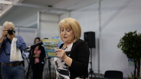 ZA TALENTOVANU DECU MORA DA ČUJE CELA SRBIJA: Dodeljene nagrade osnovcima za najbolje radove na konkursu LJubivoje Ršumović ZA TALENTOVANU DECU MORA DA ČUJE CELA SRBIJA: Dodeljene nagrade osnovcima za najbolje radove na konkursu LJubivoje Ršumović