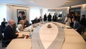 ВУЧИЋ У БРИСЕЛУ: Завршен први састанак председника са европским званичницима - чека се наставак, огласио се Борељ (ФОТО) ВУЧИЋ У БРИСЕЛУ: Завршен први састанак председника са европским званичницима - чека се наставак, огласио се Борељ (ФОТО)