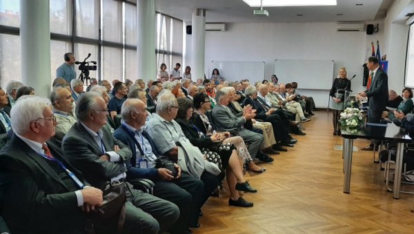 ЗЛАТНЕ ДИПЛОМЕ: Правили ОРАО, МИГ 29 и Ф 16, на окупу после пола века ЗЛАТНЕ ДИПЛОМЕ: Правили ОРАО, МИГ 29 и Ф 16, на окупу после пола века