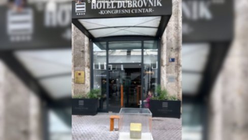 УСТАШЕ ЗАТРЛЕ ЖИВОТ ПОРОДИЦИ МИЛИНОВ: Код хотела Дубровник који је био у власништву Срба постављен камен – подсећање на жртве НДХ