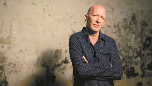 ПУТОВАЊЕ ОД КАМЕНОГ ДОБА ДО ЕРЕ ДРОНОВА: Сајмон Сибаг Монтефјоре, историчар и писац ПУТОВАЊЕ ОД КАМЕНОГ ДОБА ДО ЕРЕ ДРОНОВА: Сајмон Сибаг Монтефјоре, историчар и писац