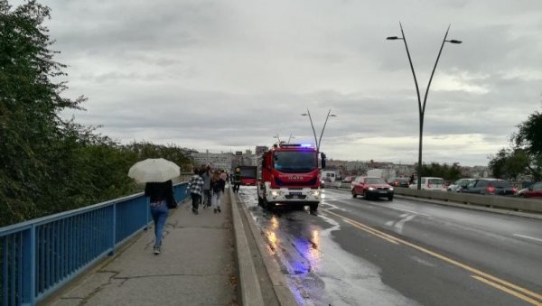 ВЕЛИКЕ ГУЖВЕ У ЦЕЛОМ ГРАДУ: Колона од Таковске до Теразијског тунела - застој и на Зрењанинском путу