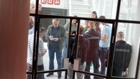 OGLASIO SE FTN O NESREĆI U NOVOM SADU: Evo šta su rekli o devojci koja je pala sa četiri metra visine OGLASIO SE FTN O NESREĆI U NOVOM SADU: Evo šta su rekli o devojci koja je pala sa četiri metra visine