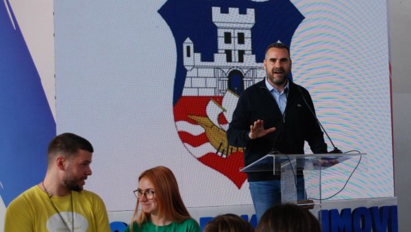 САЈМОВИ СПОРТА ОДУШЕВЉАВАЈУ МЛАДЕ: Настављена сјајна акција, београдски малишани уживали у спектаклу САЈМОВИ СПОРТА ОДУШЕВЉАВАЈУ МЛАДЕ: Настављена сјајна акција, београдски малишани уживали у спектаклу