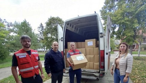 NAJSIROMAŠNIJIM SOMBORCIMA: Podela pete tranše pomoći NAJSIROMAŠNIJIM SOMBORCIMA: Podela pete tranše pomoći