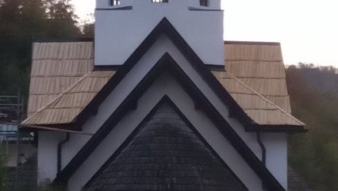 ZASIJALA U PUNOM SJAJU: Završena rekonstrukcija krova crkve manastira Soko grad ZASIJALA U PUNOM SJAJU: Završena rekonstrukcija krova crkve manastira Soko grad