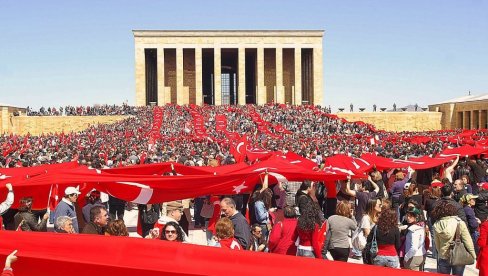 ANKARA UČINILA PRVI KORAK KA PRISTUPANJU STOKHOLMA NATO: Odbor turskog parlamenta odobrio prijem Švedske u Alijansu ANKARA UČINILA PRVI KORAK KA PRISTUPANJU STOKHOLMA NATO: Odbor turskog parlamenta odobrio prijem Švedske u Alijansu
