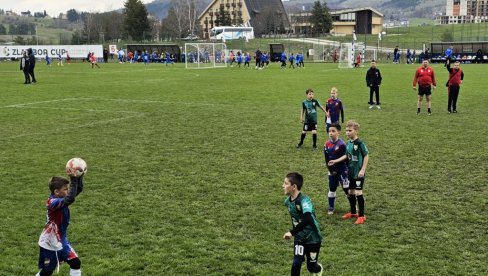 NIČE ZLATIBORSKI BISER: Gradi se novi sportski centar na srpskoj planinskoj lepotici (FOTO) NIČE ZLATIBORSKI BISER: Gradi se novi sportski centar na srpskoj planinskoj lepotici (FOTO)