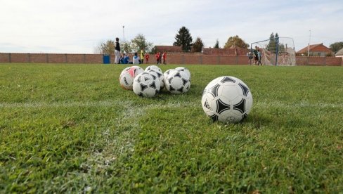 SPORTSKA OPREMA NA DAR: FSS darovao Sopoćane SPORTSKA OPREMA NA DAR: FSS darovao Sopoćane