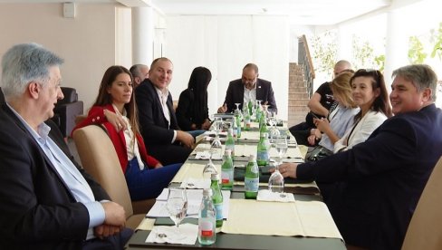 ПОХВАЛА ОПШТИНИ ХЕРЦЕГ НОВИ: Једина у Црној Гори занатство укључује у привредну стратегију ПОХВАЛА ОПШТИНИ ХЕРЦЕГ НОВИ: Једина у Црној Гори занатство укључује у привредну стратегију
