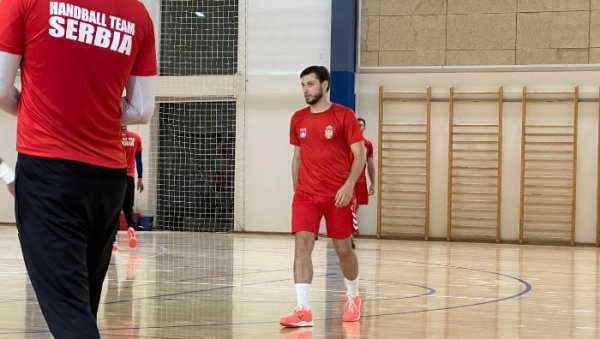 СРЕЋАН КАО МАЛО ДЕТЕ: Матија Николић дуго није веровао да је позван на припреме рукометне репрезентације Србије СРЕЋАН КАО МАЛО ДЕТЕ: Матија Николић дуго није веровао да је позван на припреме рукометне репрезентације Србије