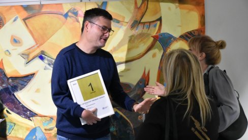 OTVOREN OKTOBARSKI SALON U LESKOVCU: Prva nagrada za diptih Nikole Markovića OTVOREN OKTOBARSKI SALON U LESKOVCU: Prva nagrada za diptih Nikole Markovića