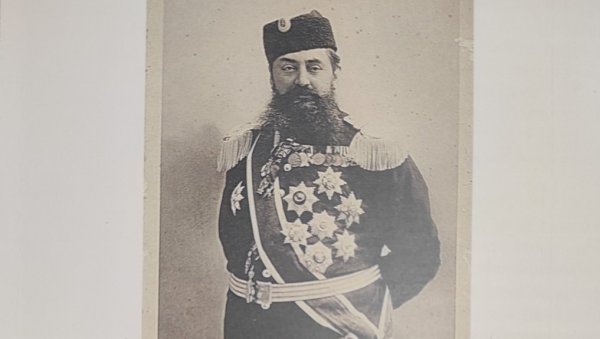 ЗАБОРАВЉЕНИ ЈУНАК: У Власотинцу изложба о др Владану Ђорђевићу ЗАБОРАВЉЕНИ ЈУНАК: У Власотинцу изложба о др Владану Ђорђевићу